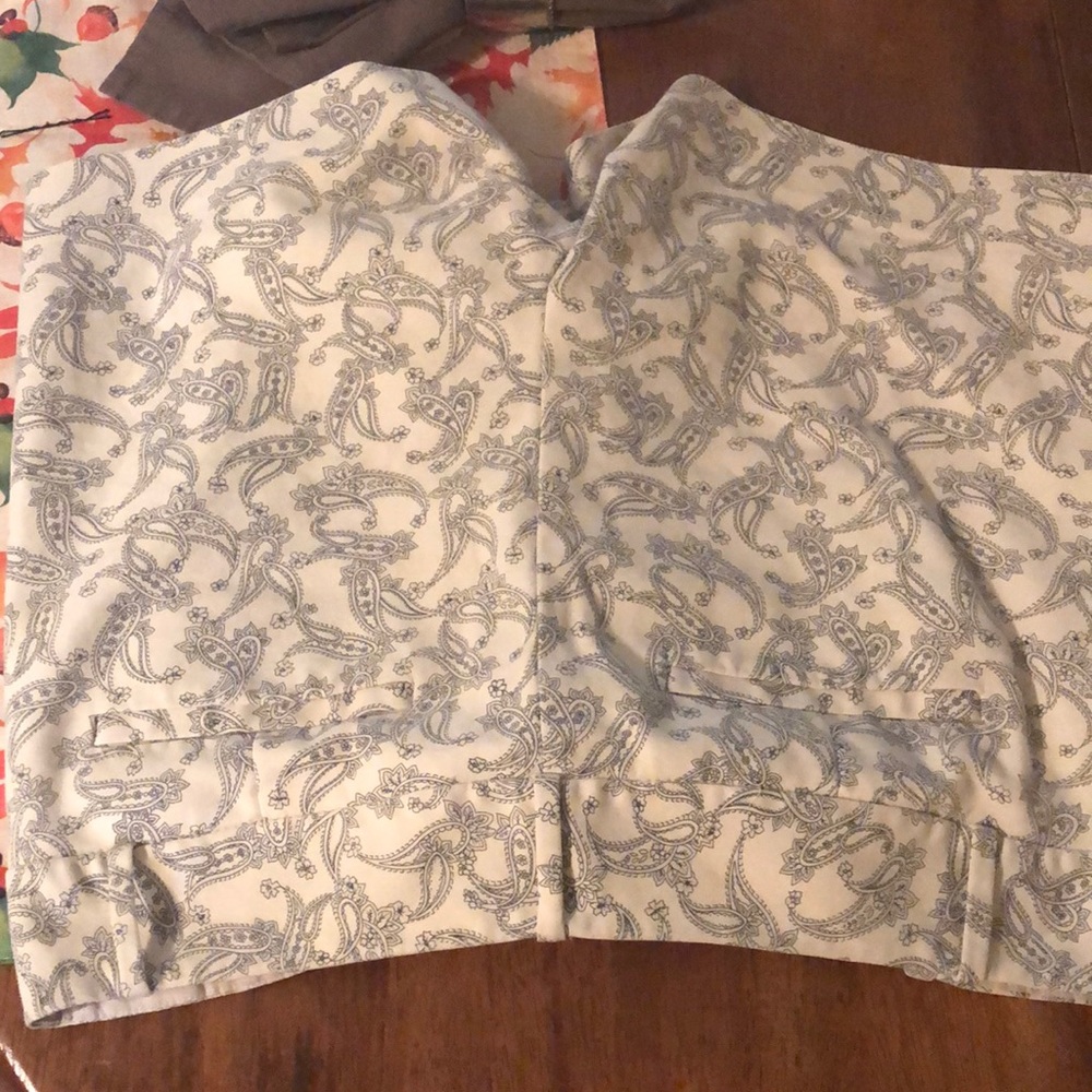 The limited paisley shorts